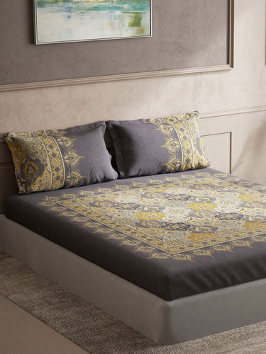 https://cdn.shopify.com/s/files/1/1857/6931/products/fd55b92b-efa7-4b83-90ee-e47793b2343e1696258465330DDecorGreyYellowEthnicMotifs140TCKingBedsheetwith2PillowCove2.jpg?v=1703241844